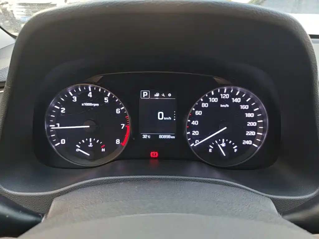 Hyundai Elantra — миниатюра 12