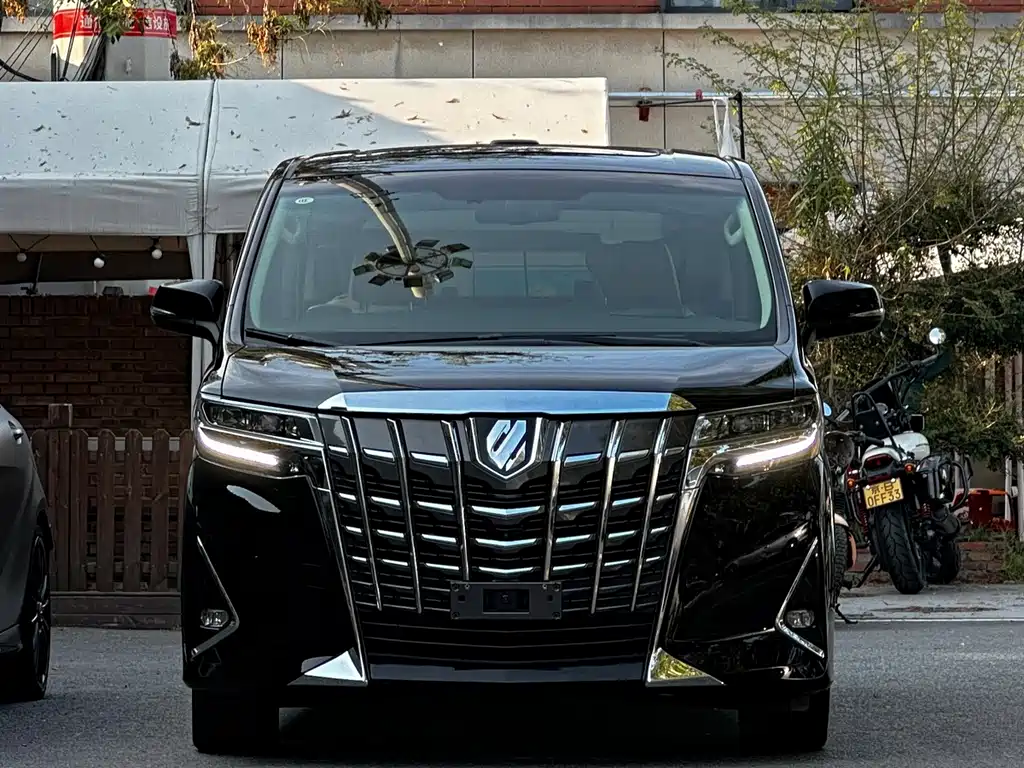 Toyota Alphard Facelift 3.5L Luxury Edition, фото 2