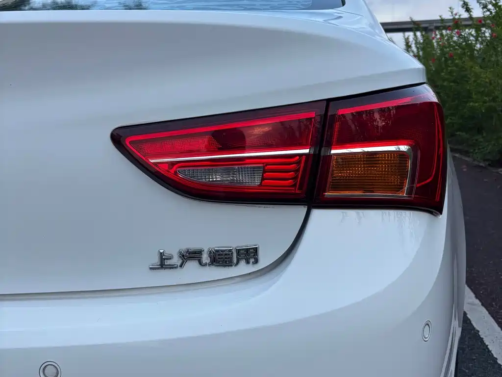 Buick Verano — миниатюра 17