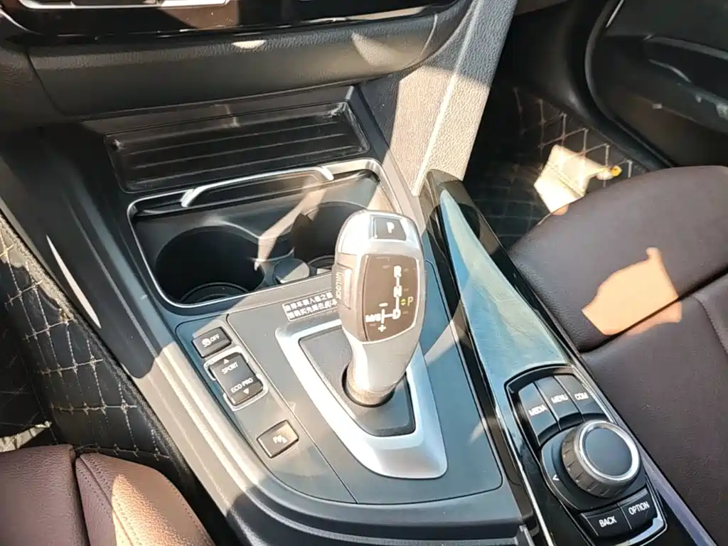 BMW 3 Series — миниатюра 10