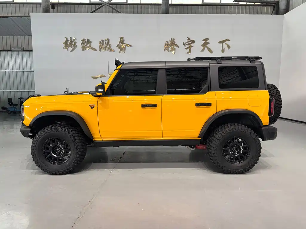 Ford Bronco — миниатюра 3