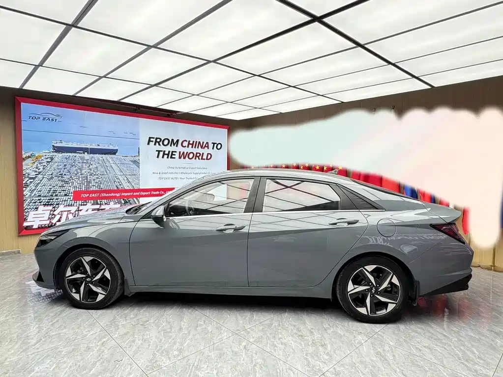 Hyundai Elantra — миниатюра 8
