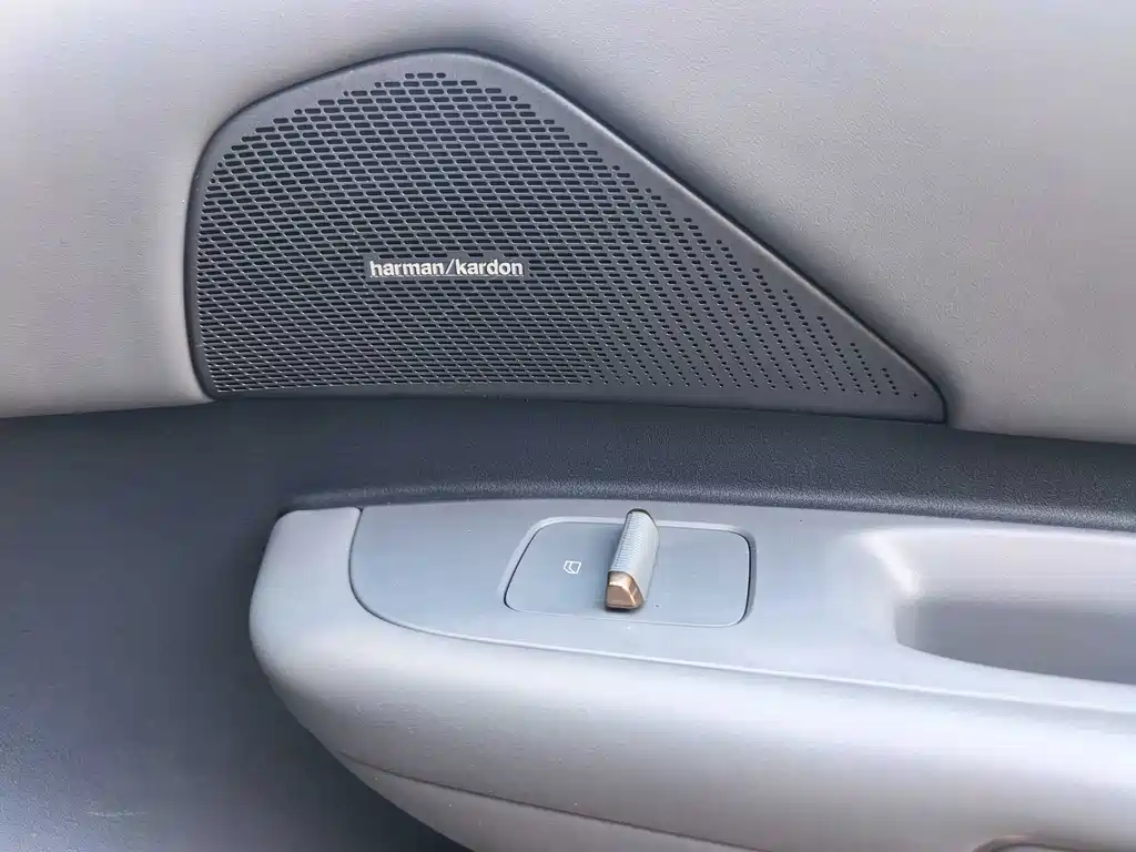 Lynk & Co Z20 — миниатюра 6