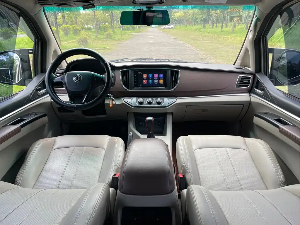 Forthing Lingzhi M5L 1.6L 7 seats Luxury Type China VI, фото 18