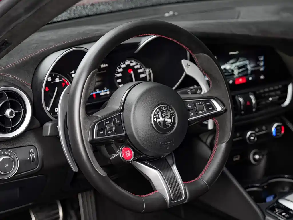 Alfa Romeo Giulia — миниатюра 22