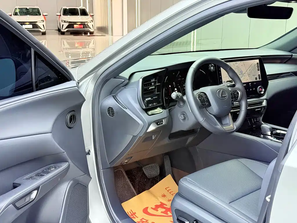 Lexus RX — миниатюра 4