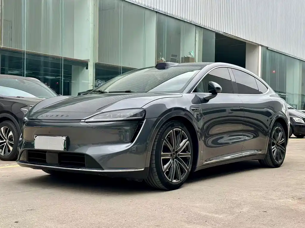 智界 Zhijie R7 2025