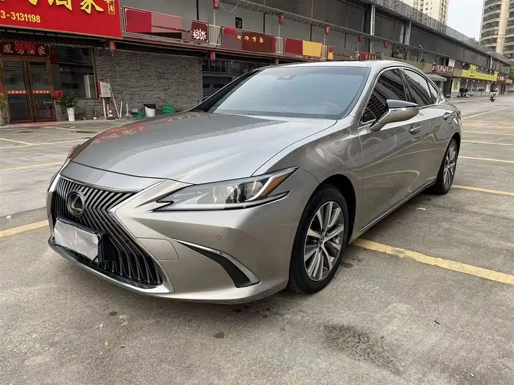 Купить Lexus ES