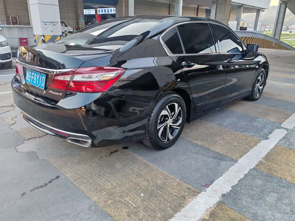 Honda Accord — миниатюра 4