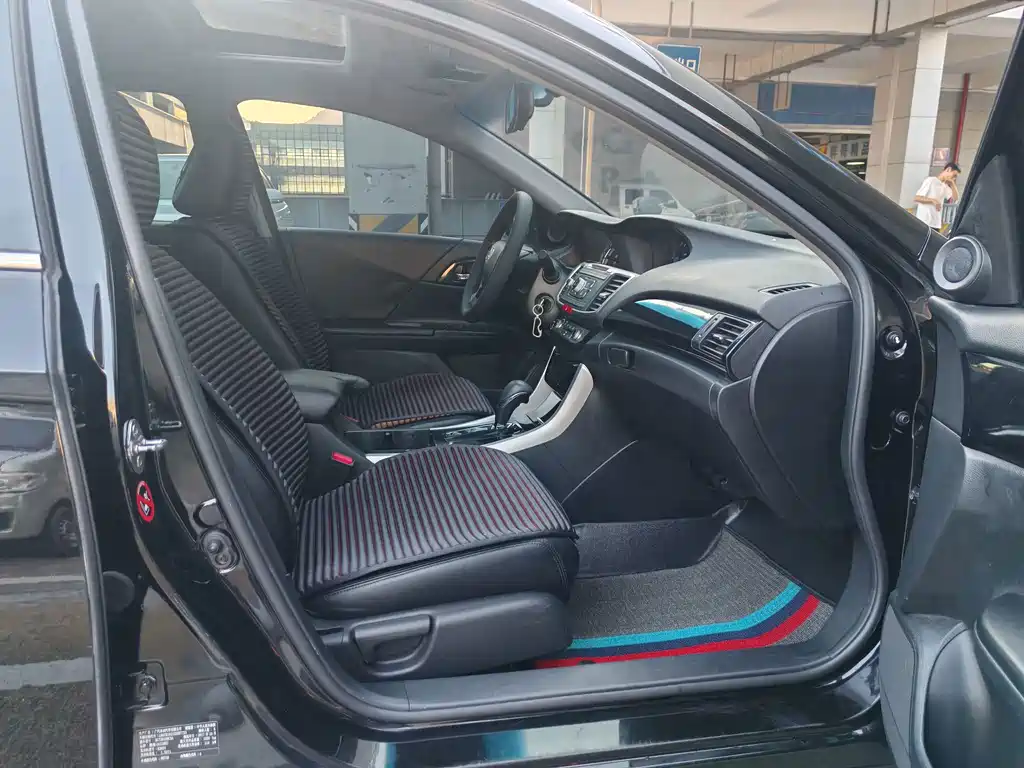 Honda Accord — миниатюра 11