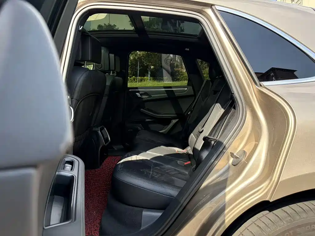 Porsche Macan — миниатюра 11