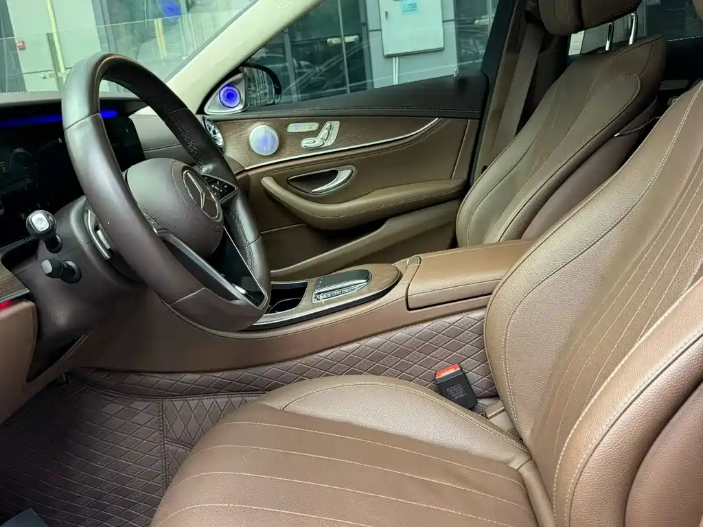Mercedes-Benz E-Class — миниатюра 14