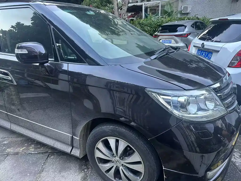 Honda Elysion — миниатюра 3
