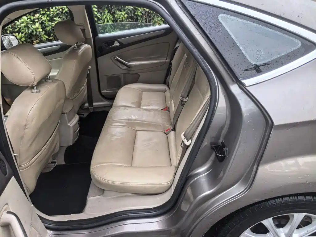Ford Mondeo — миниатюра 8