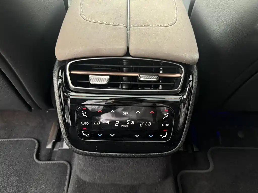 Mercedes-Benz EQS AMG — миниатюра 11