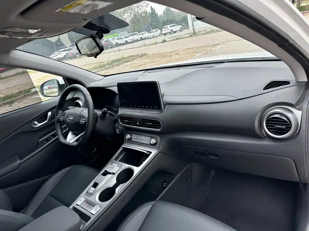 Hyundai Kona Electric — миниатюра 17