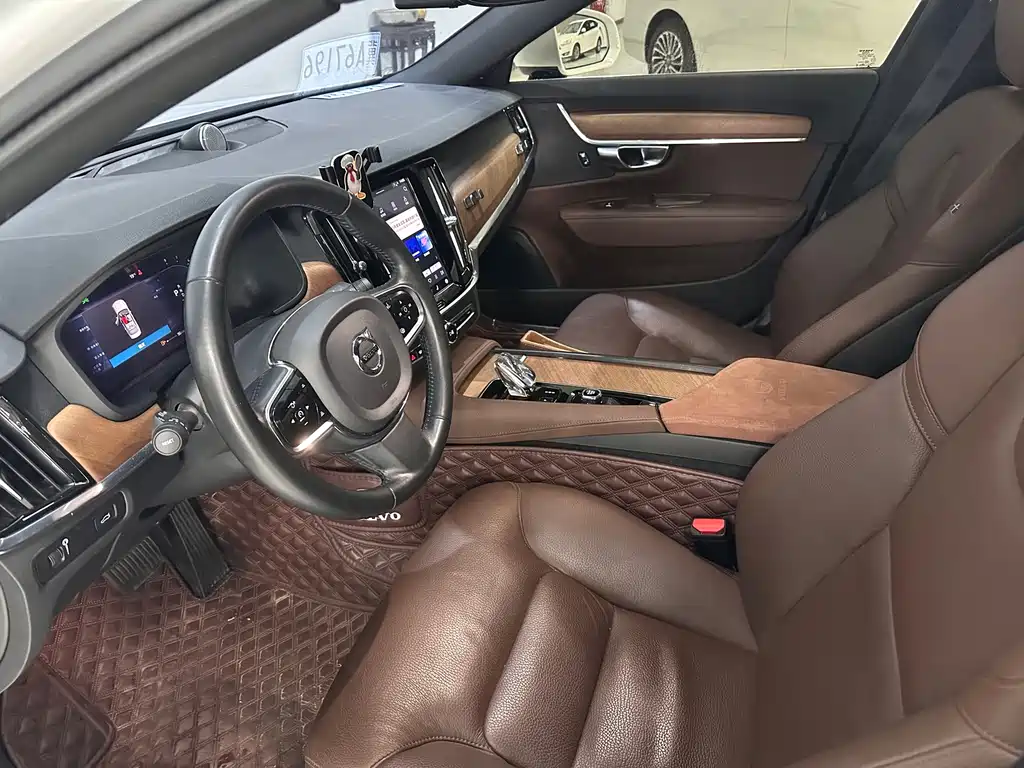 Volvo S90 — миниатюра 5