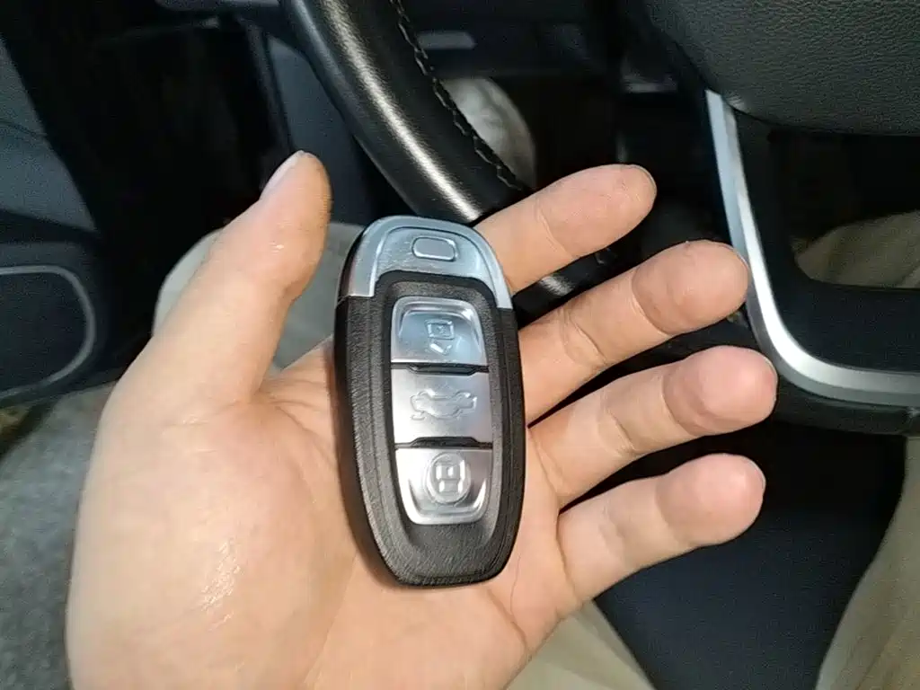 Hongqi Hongqi E-QM5 — миниатюра 9