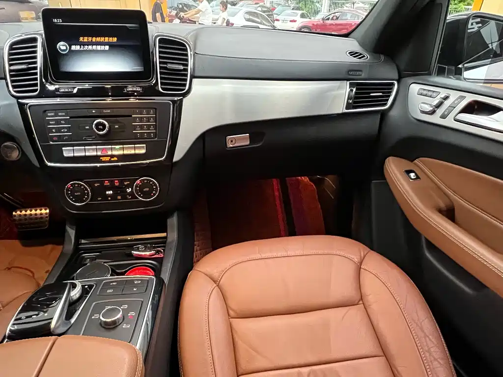 Mercedes-Benz GLE (Import) — миниатюра 29