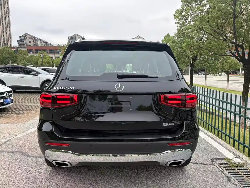 Mercedes-Benz GLB — миниатюра 9