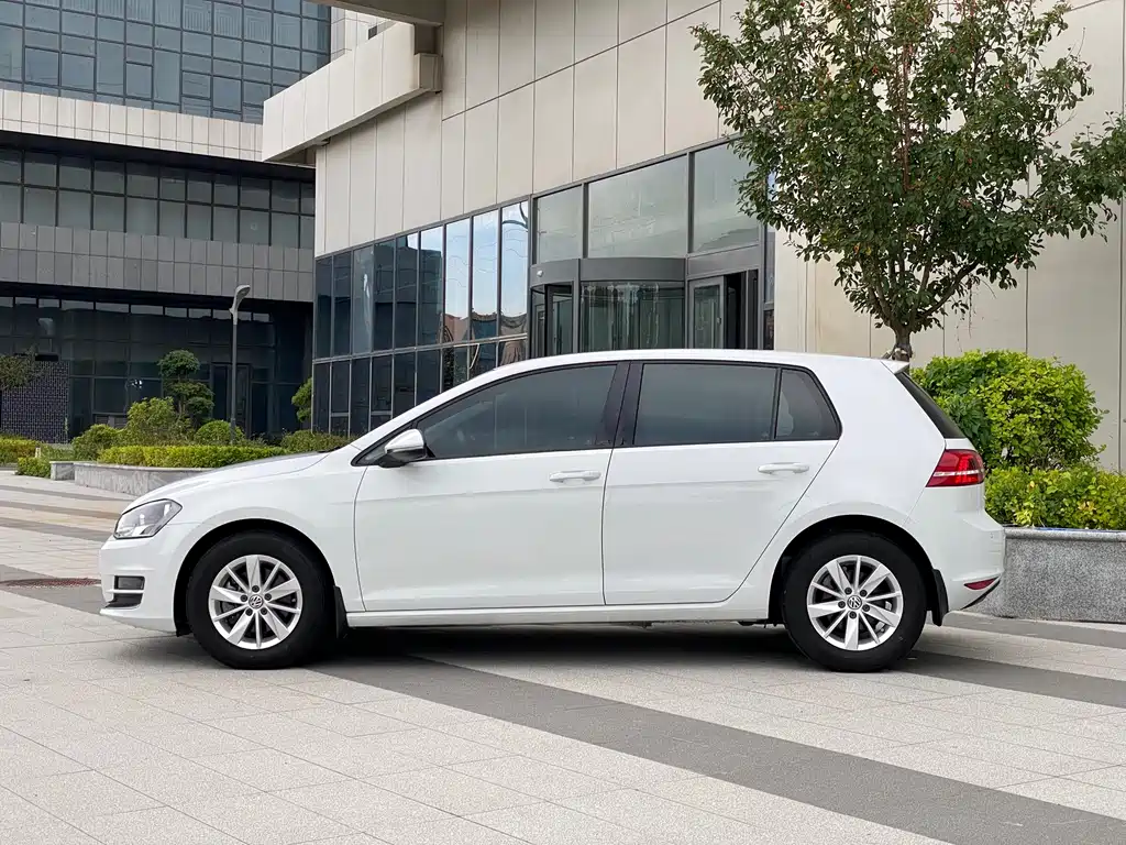 Volkswagen Golf — миниатюра 10