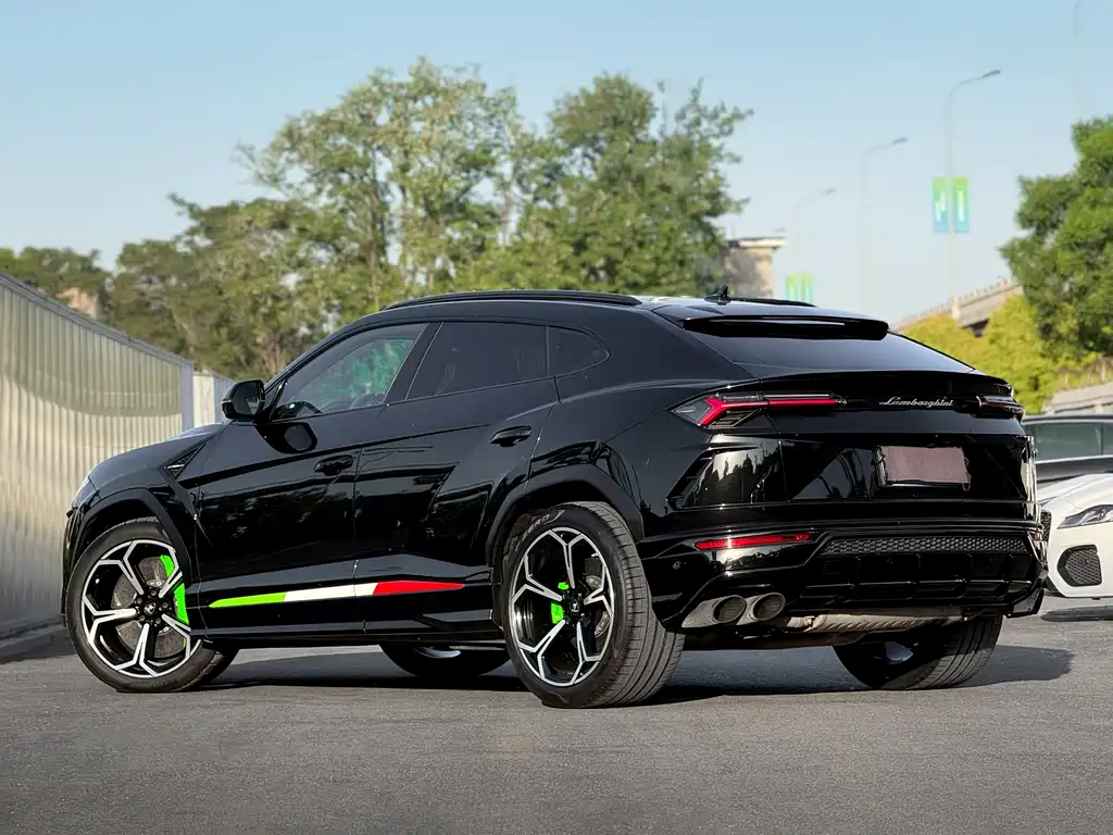 Lamborghini Urus - фото 16
