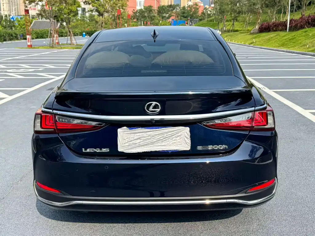 Lexus ES — миниатюра 8