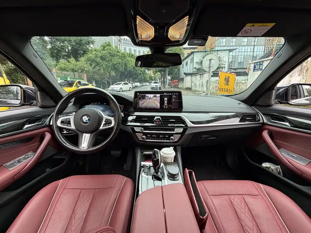 BMW 5 Series — миниатюра 13