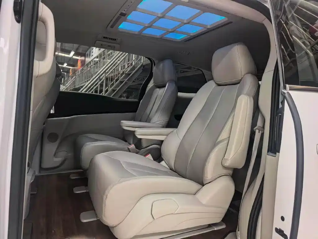 Buick GL8 — миниатюра 9
