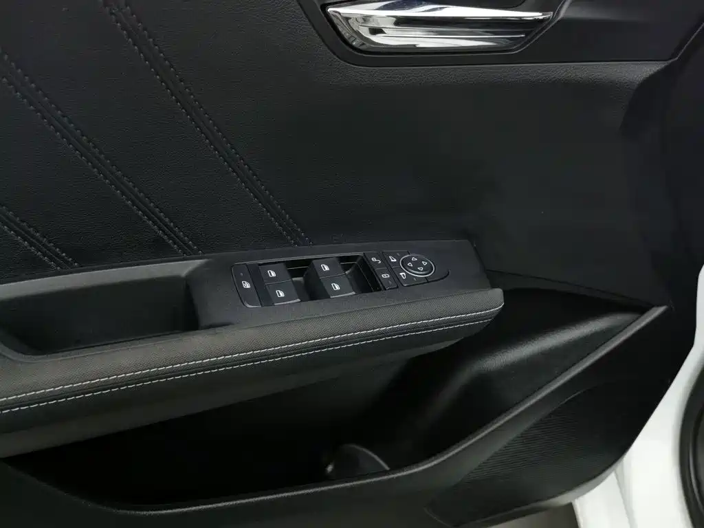 BYD e2 — миниатюра 9