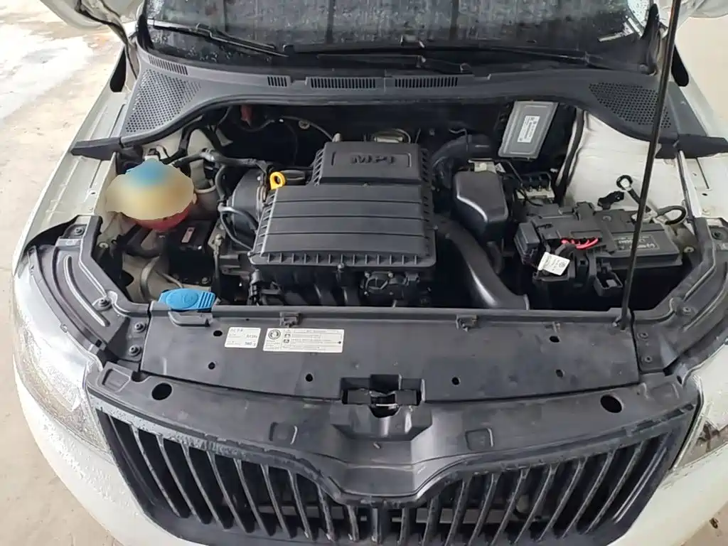 Skoda Rapid — миниатюра 20