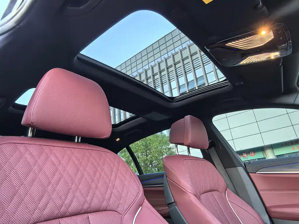 BMW 5 Series — миниатюра 9