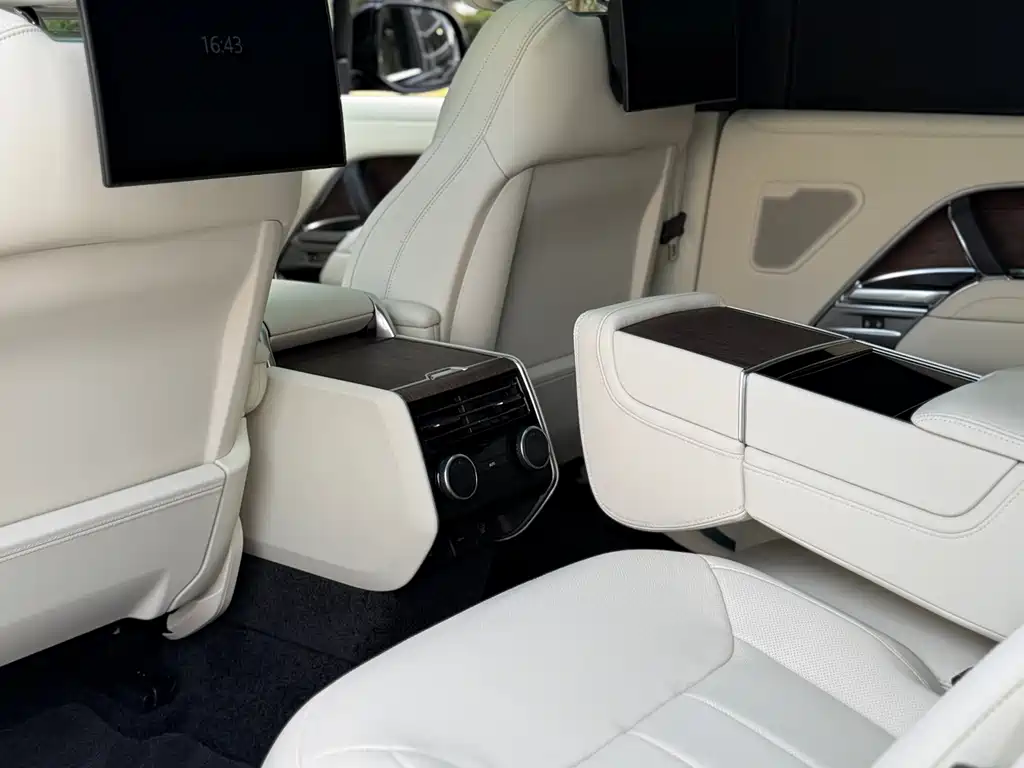 Land Rover Range Rover — миниатюра 18