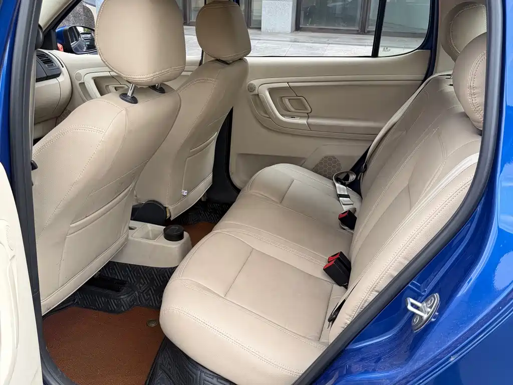 Skoda Fabia 1.4L Auto Crystal Supreme Edition, фото 11