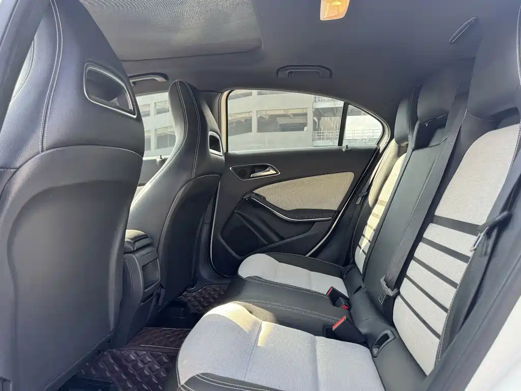 Mercedes-Benz A-Class (Import) — миниатюра 10