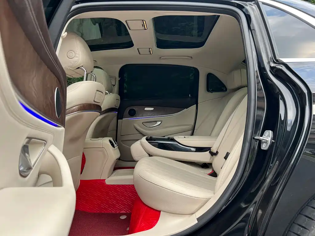 Mercedes-Benz E-Class — миниатюра 14