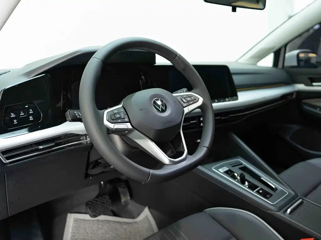 Volkswagen Golf — миниатюра 12
