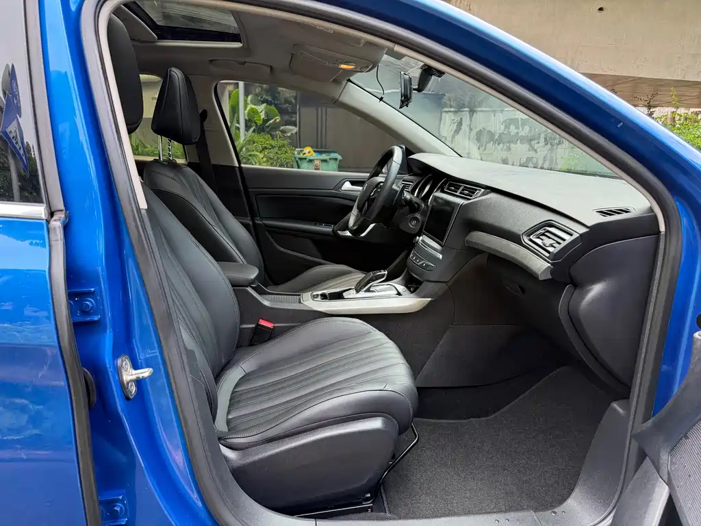 Peugeot 408 — миниатюра 21