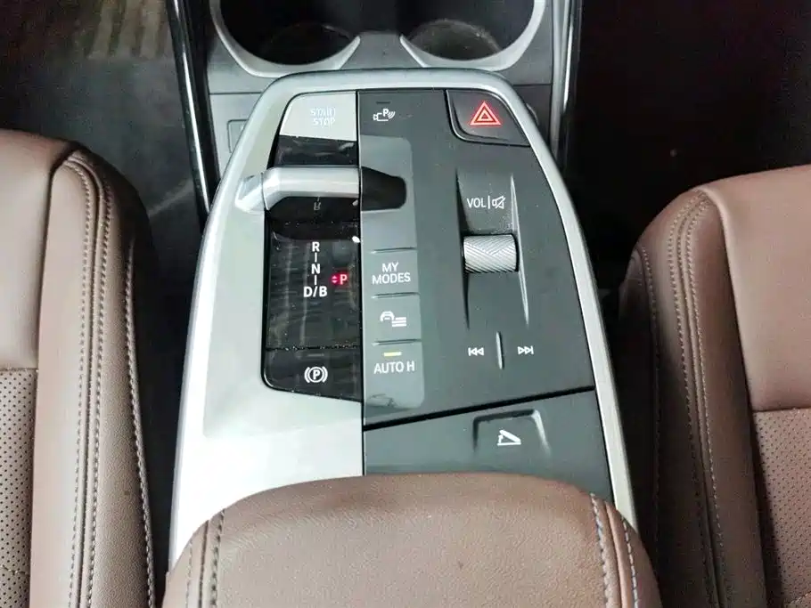 BMW iX1 2025 eDrive25L M Sport