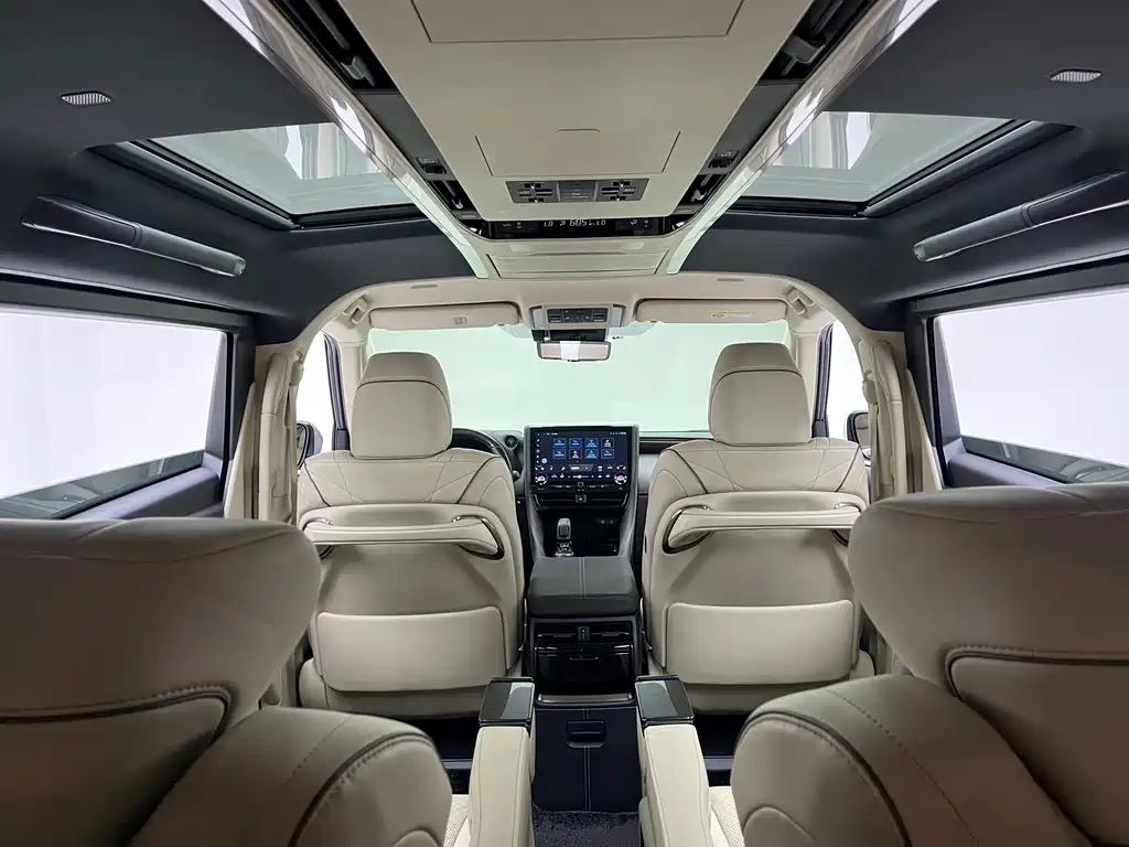 Toyota Vellfire — миниатюра 9