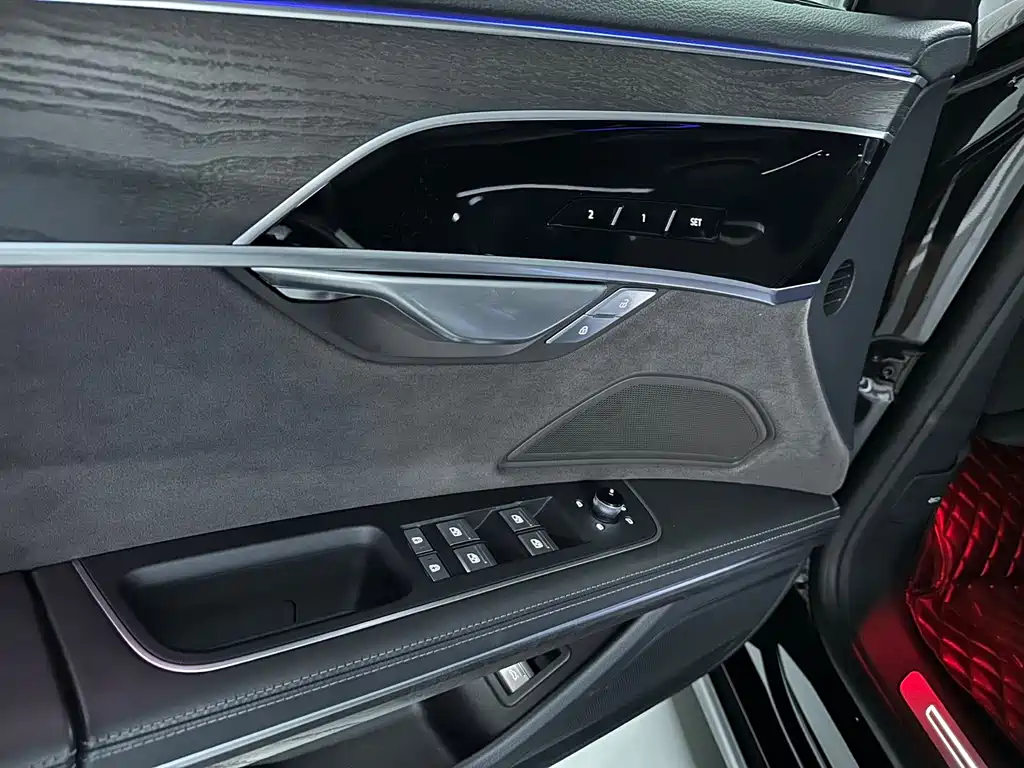 Audi A8 — миниатюра 5