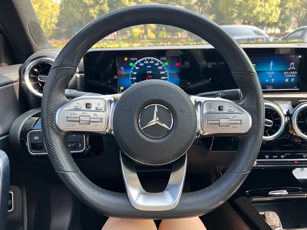 Mercedes-Benz A-Class — миниатюра 13