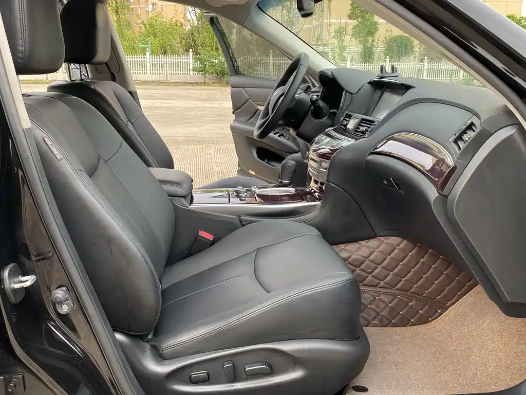 Infiniti Q70 2017 Q70L 2.5L Enjoy