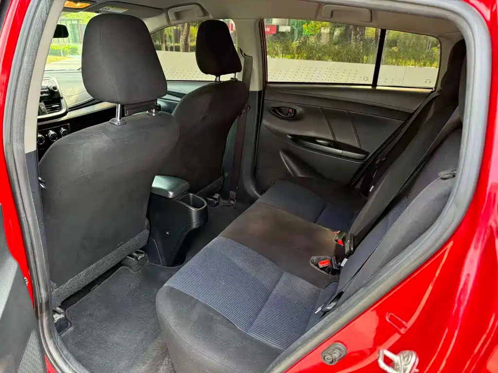 Toyota Yaris L — миниатюра 8