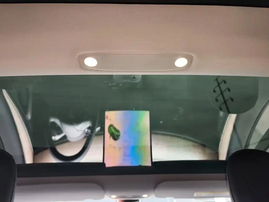 Tesla Model 3 — миниатюра 18