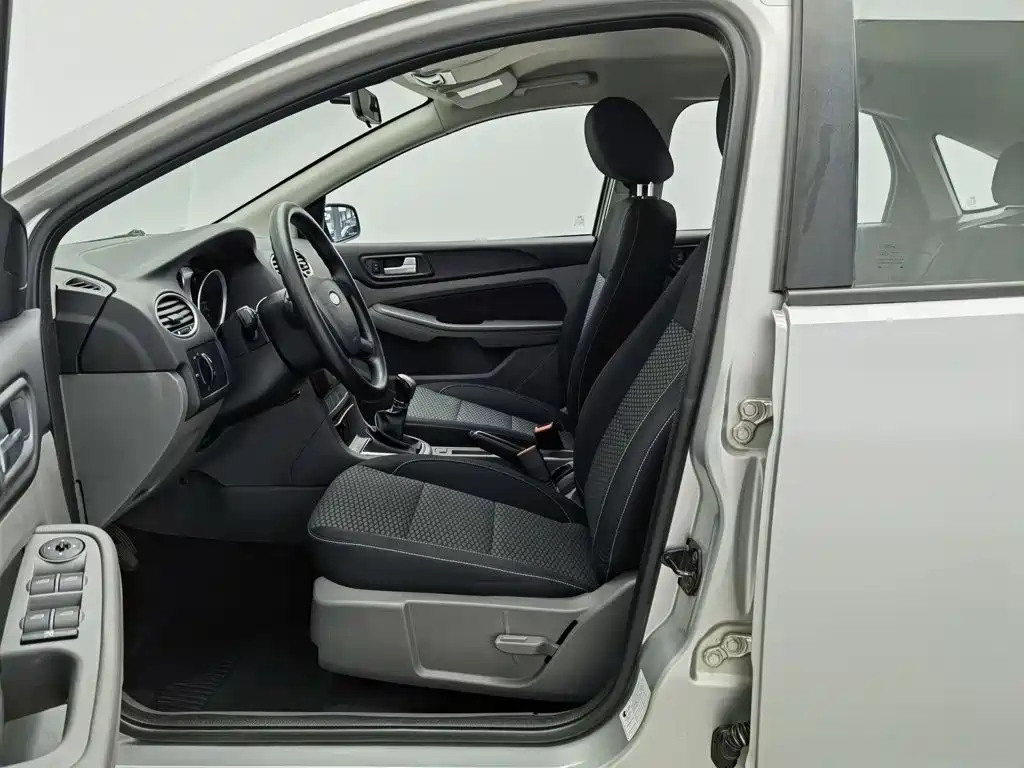 Ford Focus — миниатюра 10