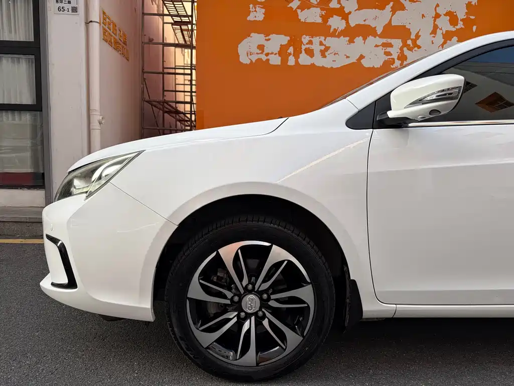 BYD Qin NEV — миниатюра 12