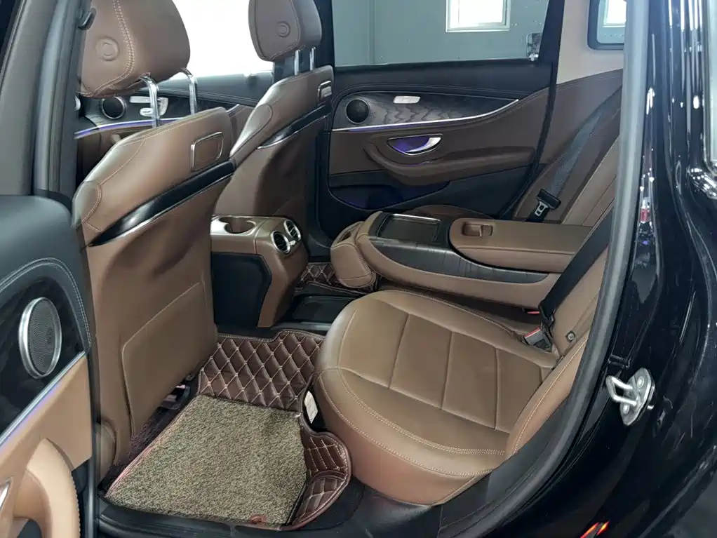 Mercedes-Benz E-Class — миниатюра 12