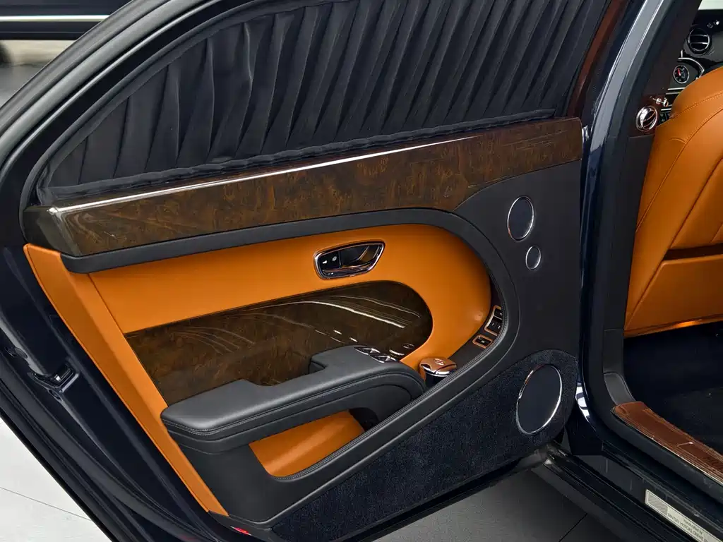 Bentley Mulsanne - фото 11