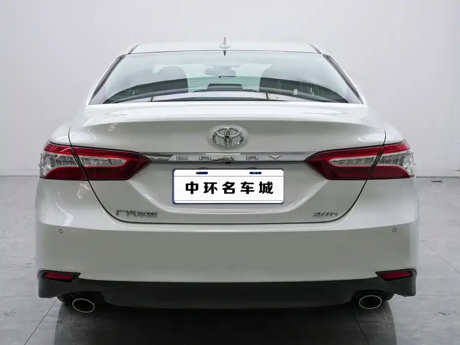 Toyota Camry — миниатюра 16